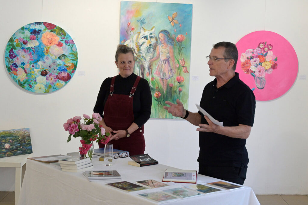 Ausstellungseröffnung Angelika Toma von Joe Malina im Atelier am Markt Gmunden